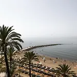 Апартаменты Neptuno Beachfront *