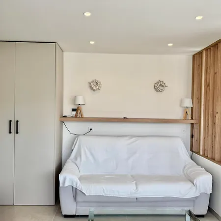 Neptuno Beachfront Lejlighed Marbella