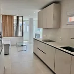Neptuno Beachfront Apartment *