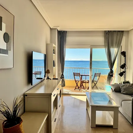 Neptuno Beachfront 公寓 马尔韦利亚