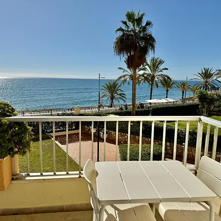 Neptuno Beachfront 公寓 马尔韦利亚