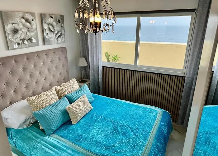 Neptuno Beachfront דירה *