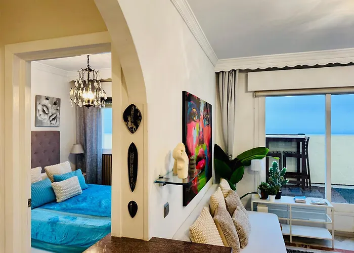 Neptuno Beachfront * מארבלה