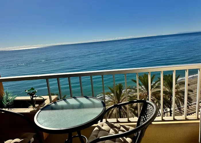 Neptuno Beachfront מארבלה